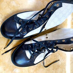 GUCCI Black and white logo boot -size 10.5